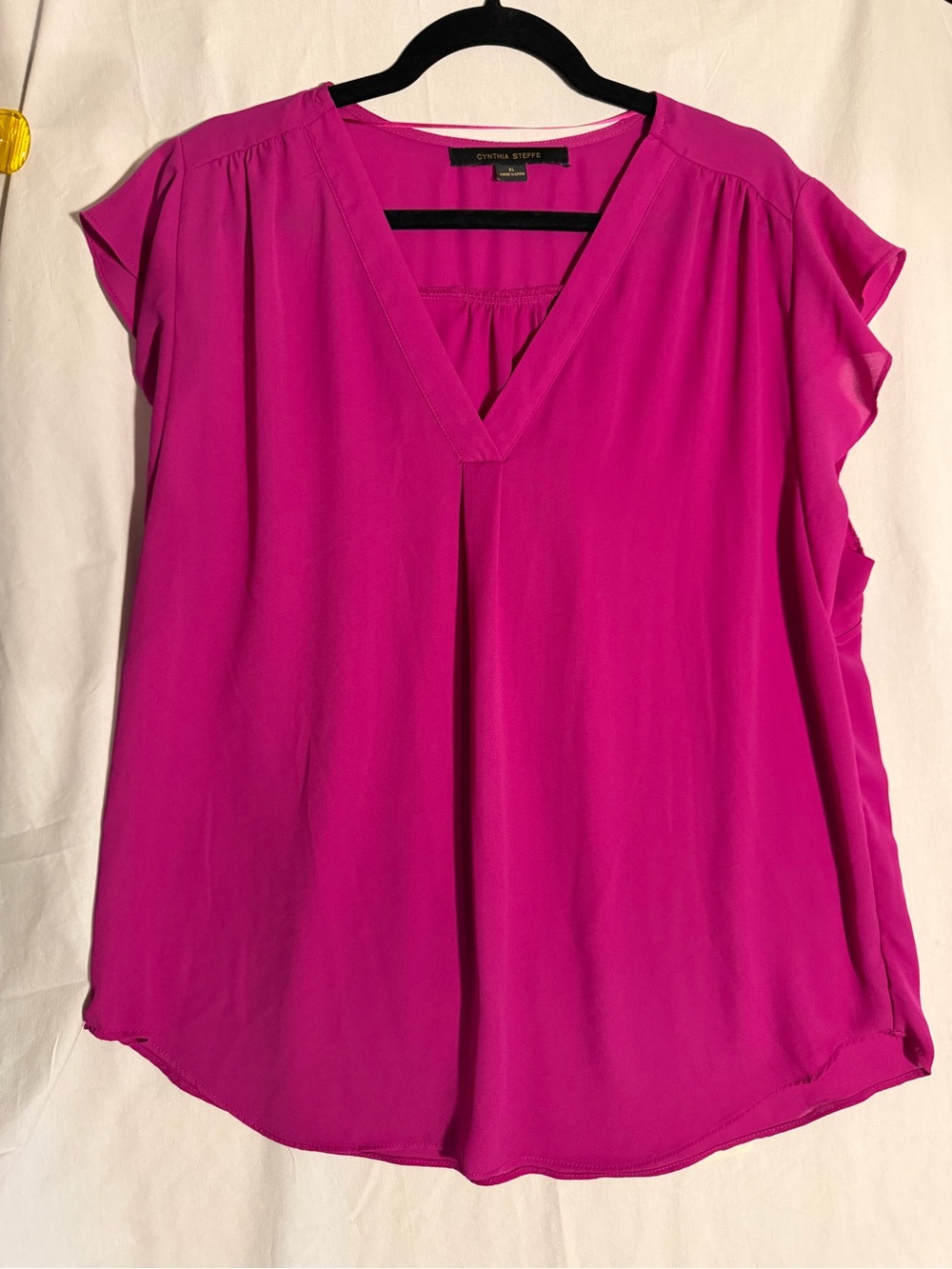 #358 Cynthia Steffe Women's V-Neck Flutter Sleeve Top - Magenta